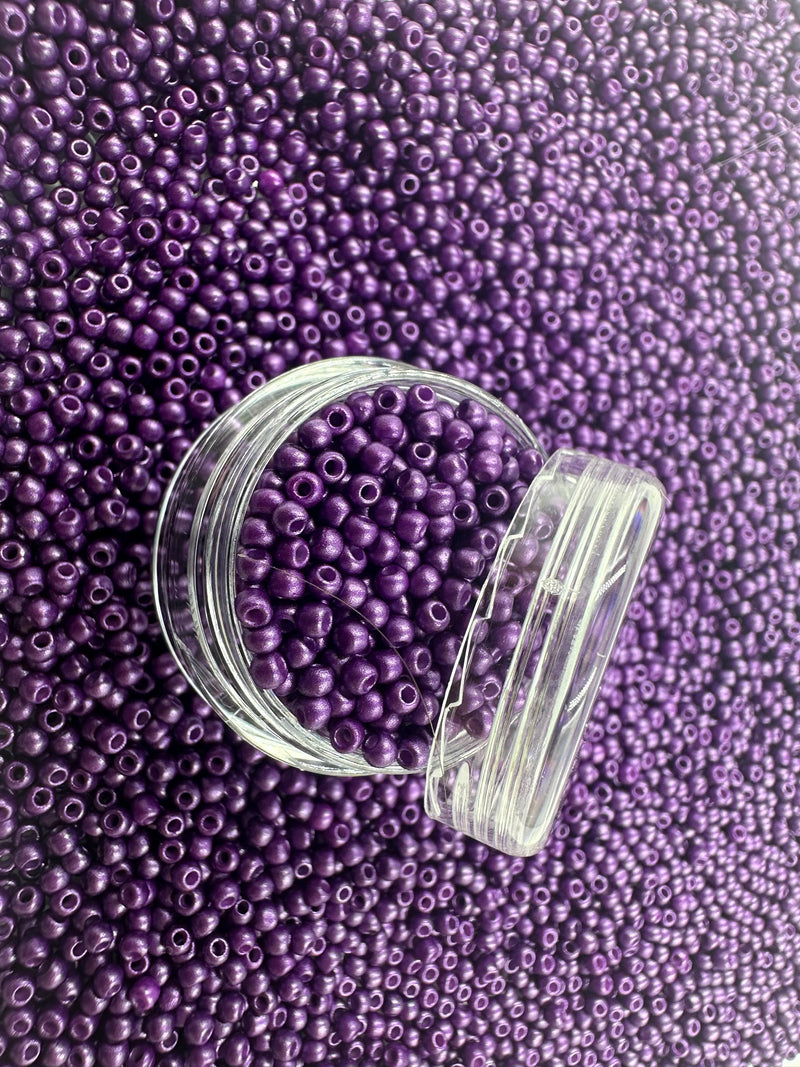 Glasperler 11/0 - lilla med glans inkl fin rund æske med skruelåg