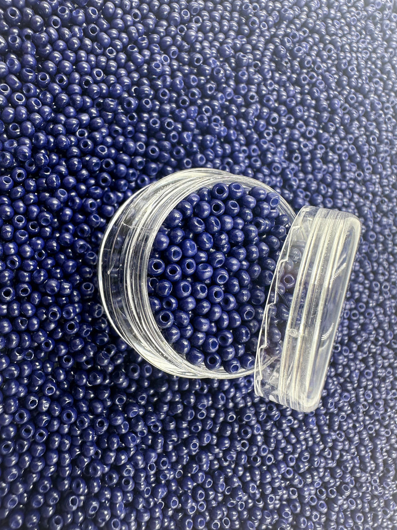 Glasperler 11/0 -  mørkeblå med glans inkl fin rund æske med skruelåg