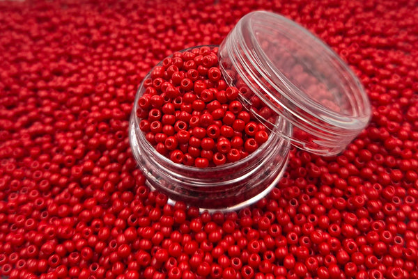 Glasperler 11/0 - Rose red inkl. fin rund æske med skruelåg #17