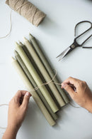 Rustik stagelys, Skovgrøn, 29 cm.